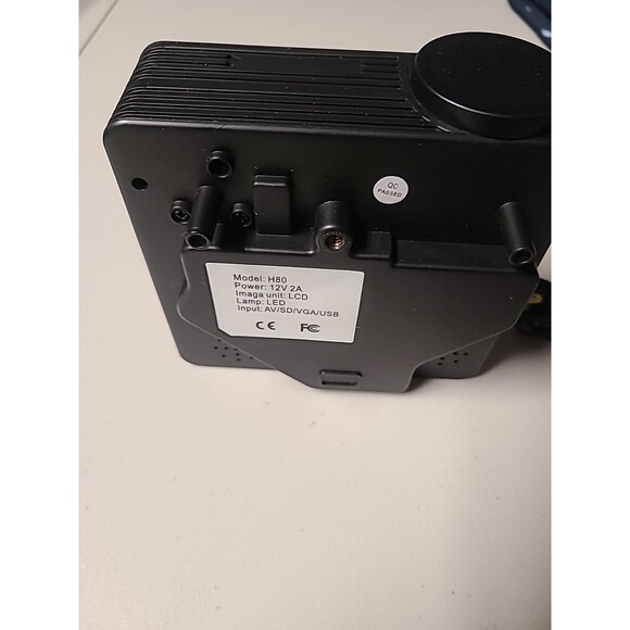 Mini Projector H80 LED Orthographic Projection 80Lumen 1080P Needs Power Plug - Picture 6 of 7